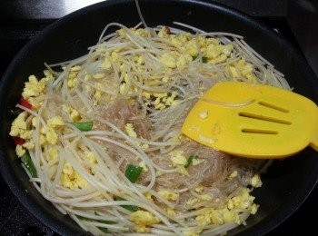 step9: 加入柱花蛋碎抄勻