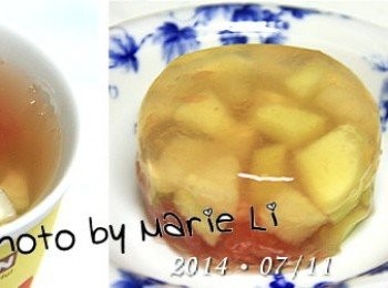 step6: 冰涼之後的《鮮果茶凍》香滑咕溜好好吃
滿滿的鮮果香加上自己添加的《柚茶香味》
老爺和孩子們都說好好吃
而且，是真材實料的好吃唷！！

夏天，真的適合多吃些水果的‧‧‧