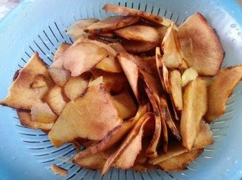 step3: 新鮮土茯苓去買時請檔主代為去皮切件,回家後洗淨