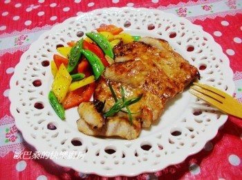 step9: 美味鮮嫩的迷迭香碳烤松阪豬排就完成囉。