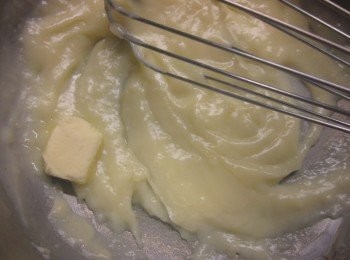 step6: 作法5攪到呈稠狀時離火加入奶油拌勻放冰箱冷卻備用