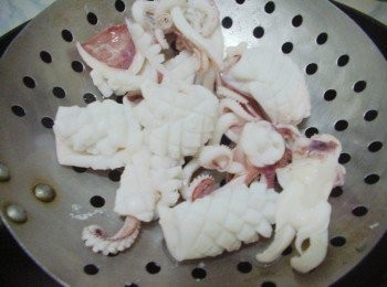 step3: 然後將完成的脆卷用冰水沖涼並瀝除水份