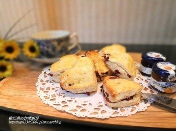 step5: 美味好吃也不膩口的【英式司康】就完成囉。