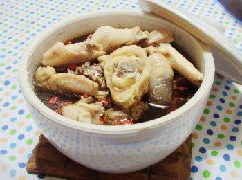 step4: 生理期後才是最佳使用時機；且除非某些疾病， 否則行經期間並不適合進補，以及服用任何藥物。 另外，平日也可將四物湯與雞、魚ˋ排骨....等一起燉煮， 是一道對發育中少女及婦女極為有益的美味食補， 適合全家人一起食用。