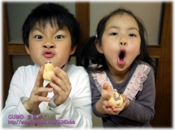 step13: 看得出來嗎？我家咕比做的是大胖梨，而momo則做了一隻小老鼠喔