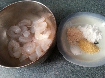 step3: 用蝦肉調味料拌勻調味