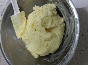 step3: 切勿攪拌過度至起筋