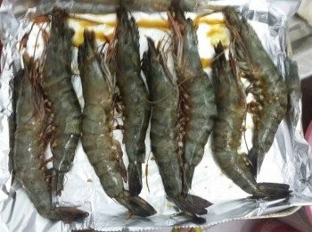 step3: 180度預熱焗爐....將蝦放入