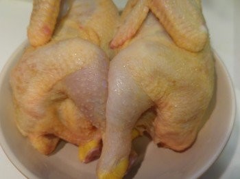 step3: 醃最一小時後準備<span class="group_2">上色豉油汁</span>。