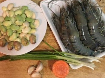 step1: 皇帝豆去除豆皮洗淨瀝乾；不去皮也可以，可是豆味較重。蝦子洗淨瀝乾。