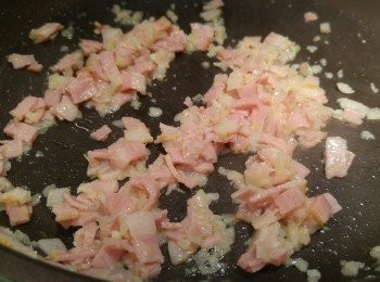 step3: 再炒香煙肉碎。