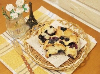 step6: 香氣聞起來就很新鮮的藍莓司康出爐囉^^"