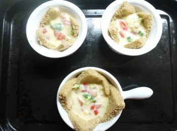 step5: 作法3倒入作法4.放入烤箱以170度烤15-20分鐘即可