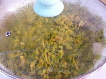 step7: 蓋上鍋蓋煮至南瓜變軟