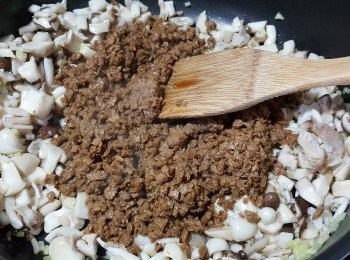 step5: 加入素牛肉炒勻