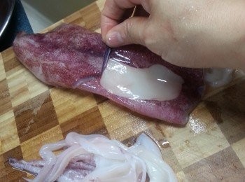 step2: 再撕去面皮,然後清洗乾淨待用