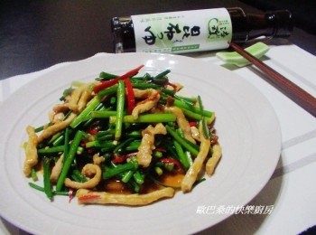 step5: 鹹香開胃又下飯的魚香肉絲炒韭菜花就完成囉。