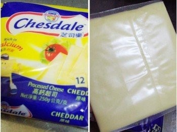 step9: 1包250公克芝司樂起士大於12杯200cc鮮奶鈣質喔~ 而且口味選擇多ˊ變化料理超方便ˊ包裝衛生又仔細。 聖誕快樂ˊ補鈣補快樂^^ 更多起司創意料理請看芝司樂官網:http://www.chesdale.com.tw/share_list.asp