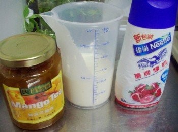 step1: 先準備好所需<span class="group_1">材料</span>ˊ(有夠簡單吧ˊ不用懷疑您的眼睛)