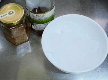 step1: 1.先備齊所需<span class="group_1">材料</span>