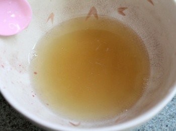 step1: 將等量的蜂蜜跟檸檬汁混合均勻當醬汁