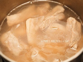 step4: 最後在加入少許的鹽巴調味就完成了。