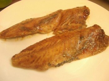 step2: 2.取出魚片(原本的模樣)