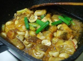 step6: 完成前再加入蔥綠ˊ快速拌勻即可