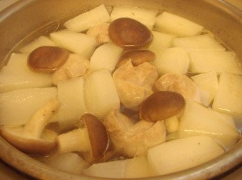 step5: 5.等電源再次跳起ˊ清爽美味的白蘿蔔排骨湯就完成囉~