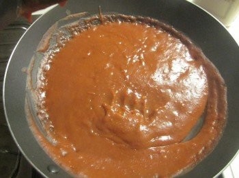 step2: 中粉和水混和做芡水用,將作法1.放入鍋中以小火煮滾再勾芡即可 自製的韓國辣椒醬可做韓式辣炒<a href="https://bit.ly/2ZxapeY" target="_blank" data-keyword="雞排" class="guide-link"><strong>雞排</strong></a> <span style="display:inline-block;vertical-align:middle;margin-top:-3px;color:initial;border-radius:3px;padding:2px 3px;font-size:12px;line-height:14px;background:#87d300;color:#fff;">即買</span> .韓國烤肉飯...等等