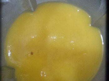 step5: 沙冰做法:

只需將自己喜愛的水果，加入適量冰塊用攪拌機攪勻即可。(視乎個人口味可以糖一起攪拌)