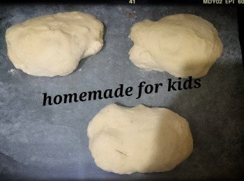 step5: 4.分成3份滾圓，再發酵15分鐘