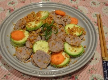 step12: 我將做好的貢丸分別拿來炒蔬菜、煮湯、油炸，非常多用途。