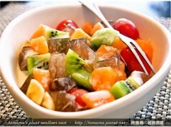 step4: 最後淋上優酪乳，即可開始動口享用，如不喜歡優酪乳，也可改用水果醋或優格替代。