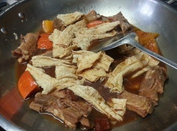 step7: 再加入支竹煮5分鐘即可