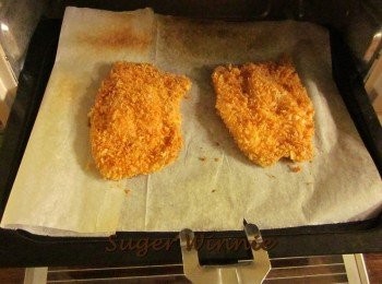 step6: 放入烤箱,用180度烤約20分鐘, 豬排熟透即可.