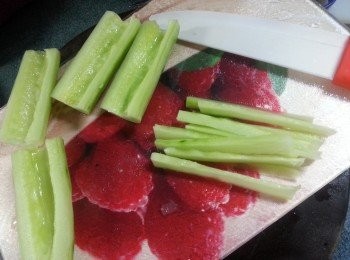 step7: 青瓜去皮切絲