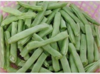 step3: 然後瀝乾水分，一定要幹，不然炸四季豆的時候會有油濺出來的，很危險的