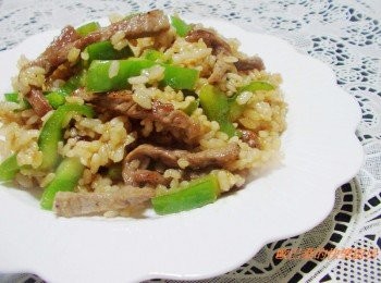 step8: 料多味美ˊ絕對比外面買的吃了還過癮ˊ 最重要可以解決剩下的隔夜飯ˊ 又不必出門排隊買午餐ˊ 喜歡的可以嘗試做做看哦ˊ 不吃牛肉可用豬肉絲取代ˊ一樣很好吃的^^