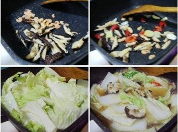 step3: 用原鍋爆炒香蝦米及香菇絲ˊ 然後加入蒜頭及辣椒炒出味道ˊ 接著加入大白菜拌炒出甜味ˊ 然後加入所有<span class="group_2">調味</span>及酌量的水ˊ(香油ˊ烏醋除外) 大火煮滾後再用中小火悶煮10~15分鐘