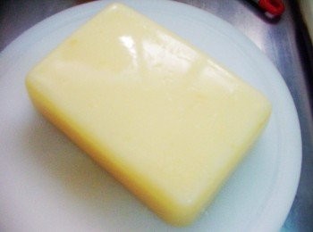 step5: 冷藏定型的雪花糕取出ˊ切成喜歡的樣子