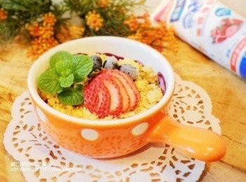 step9: 這道點心ˊ除了熱熱吃口感超棒外ˊ 天氣熱時冰冰吃也一樣美味ˊ 而且只要麵餅屑預先多準備些ˊ 平時臨時有客人也方便拿來宴客喔。 分享給大家ˊ有興趣趕緊試試看。