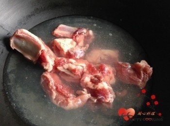 step1: 排骨川燙後洗淨