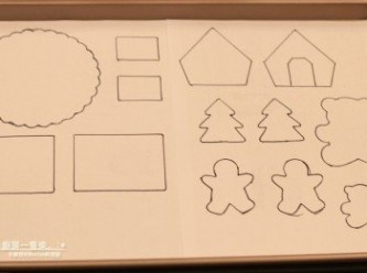 step6: 在白紙上畫出小屋相關配件的形狀，墊於不沾烘焙紙或不沾烤布下。