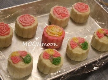 step14: 掃走多餘糕粉。