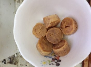 step2: 2)米加入水(1比1)用中大火煮水滾(約2-3分鐘)