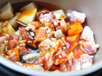 step3: 加上<span class="group_2">醬料</span>調味