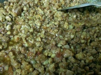 step3: 加蠔油~米酒~加水淹至肉~