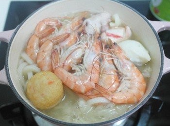 step4: 加入蝦子一起煮吧~~~