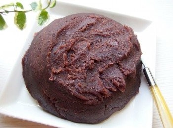 step8: 細火慢炒出來的烏豆沙果然很香,真的很好吃！內餡甜份及油量皆可自己添加,可以吃的比較安心。